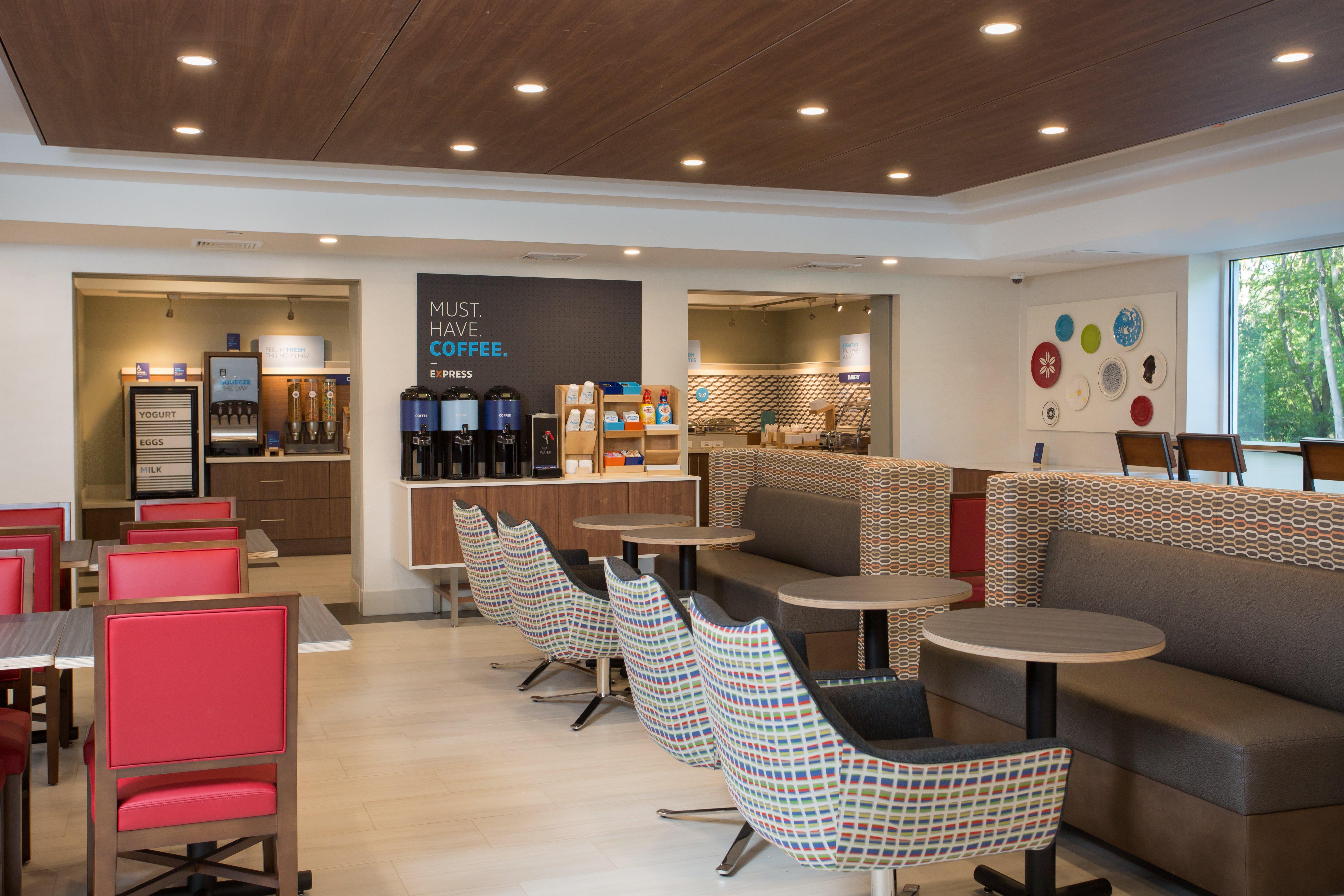Holiday Inn Express Chelmsford By Ihg Екстериор снимка