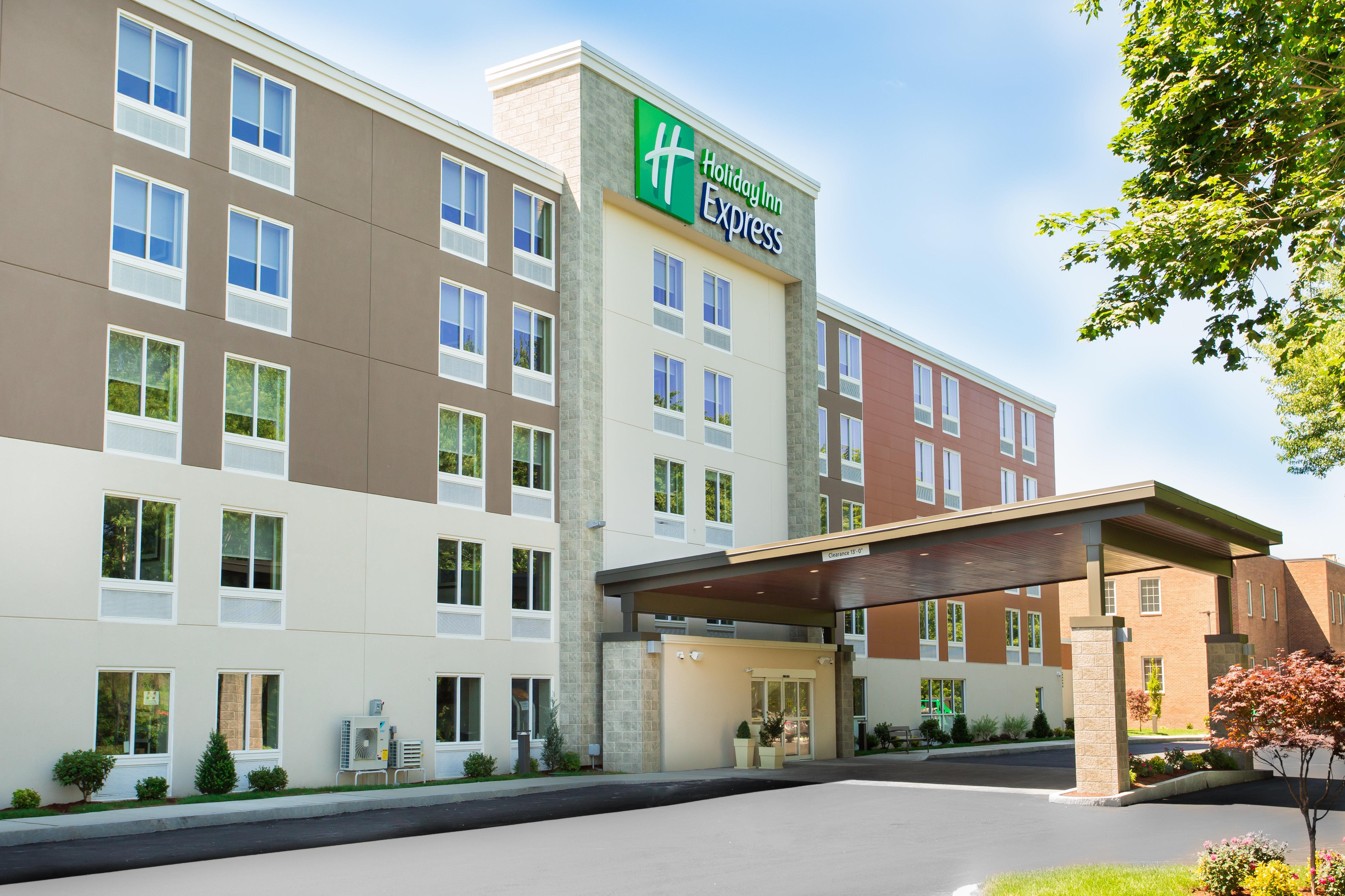 Holiday Inn Express Chelmsford By Ihg Екстериор снимка