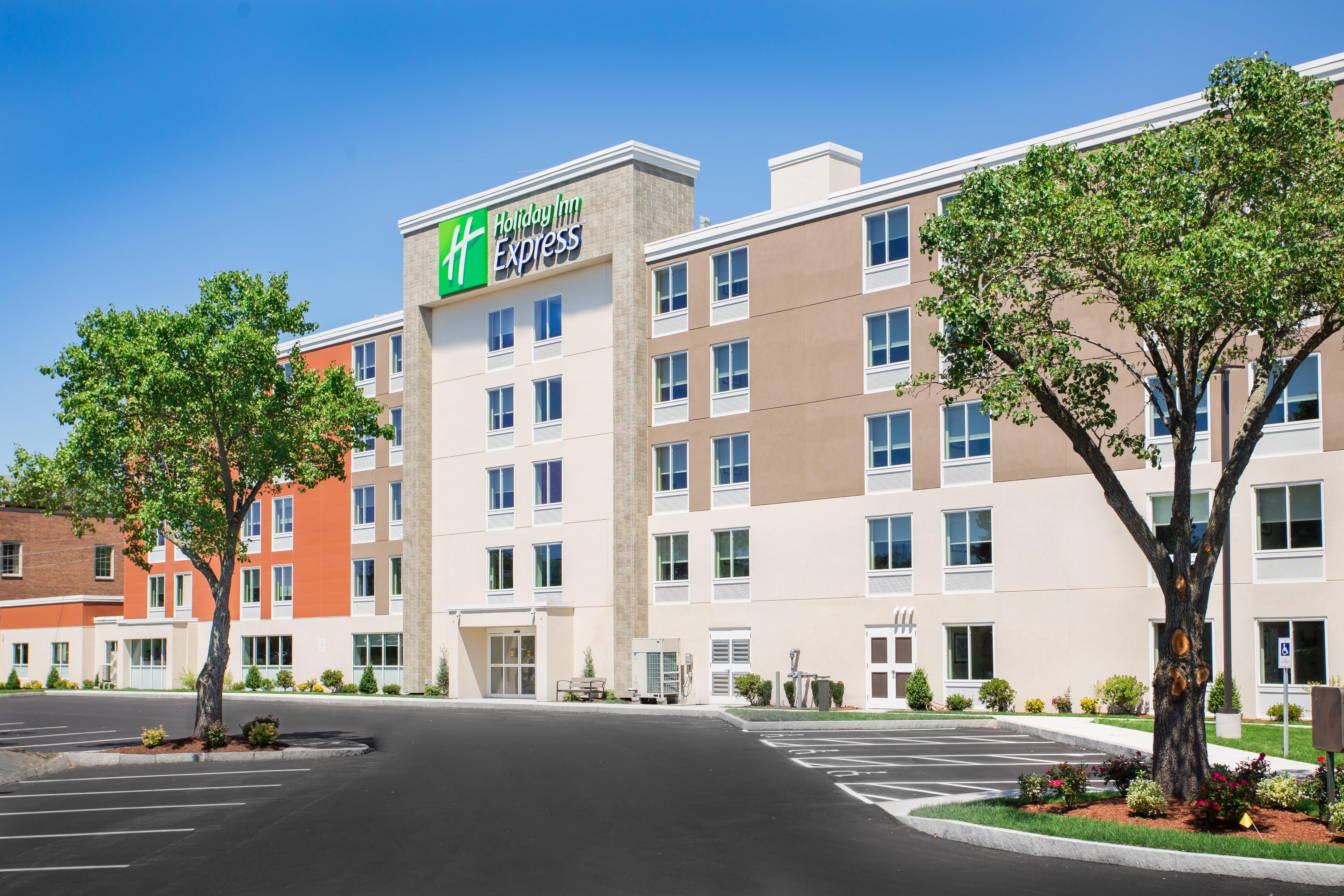 Holiday Inn Express Chelmsford By Ihg Екстериор снимка