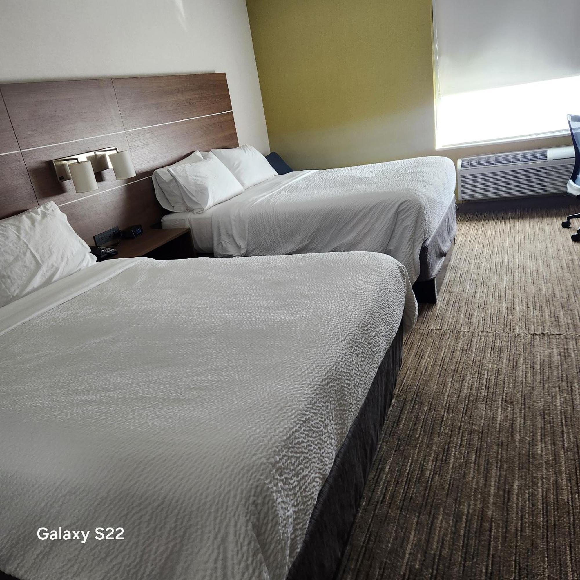 Holiday Inn Express Chelmsford By Ihg Екстериор снимка